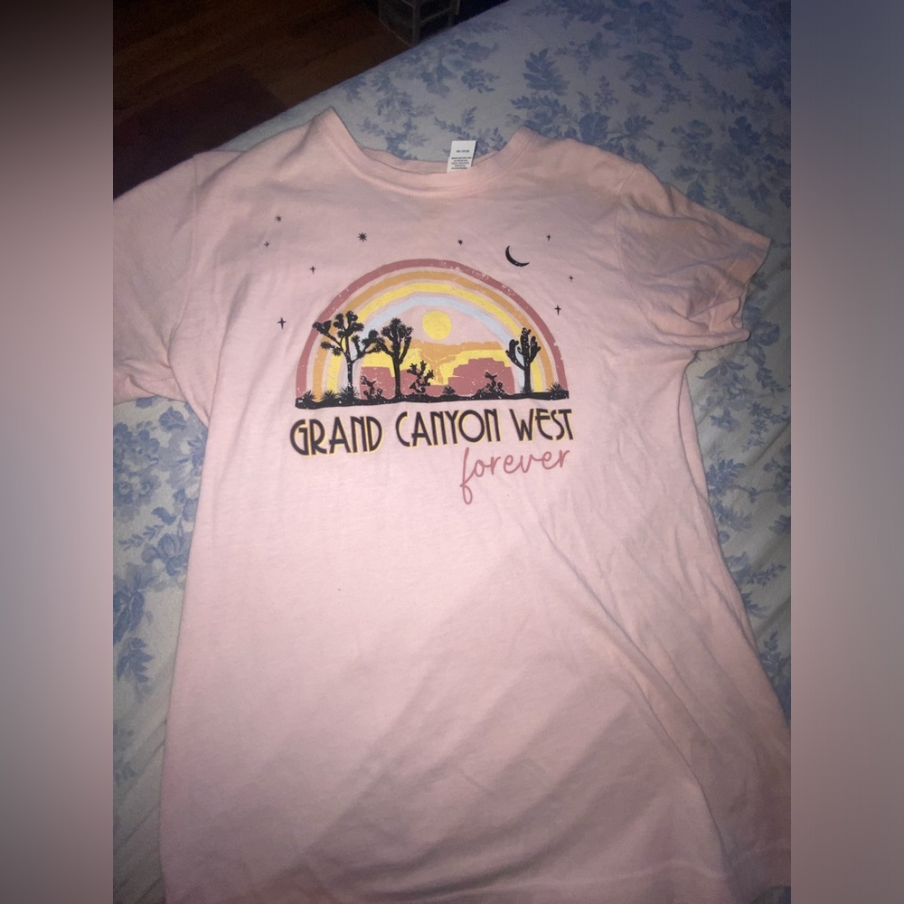 Tight fitted Grand Canyon shirt